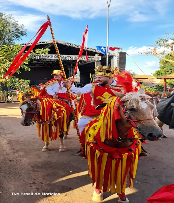 CAVALHADAS EM MANDINÓPOLIS 