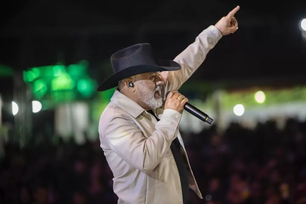Show de Rio Negro e Solimões em Rialma comemorando 72 anos 