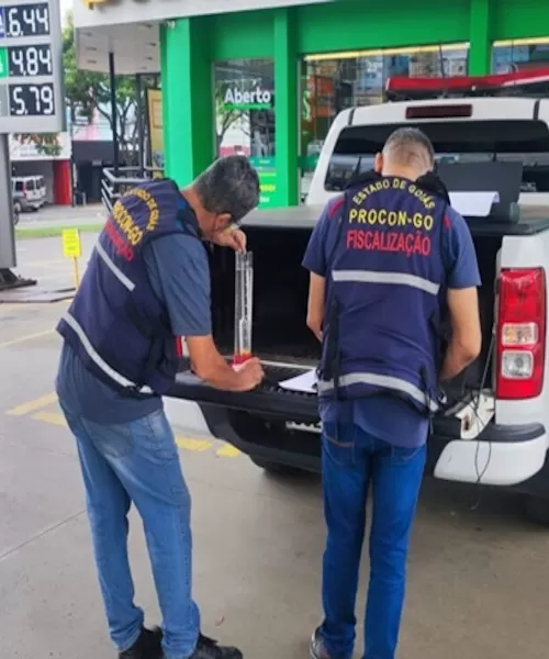 Procon Goiás notifica mais de 20 postos em Goiânia durante o feriado. (Foto: Divulgação Procon Goiás)