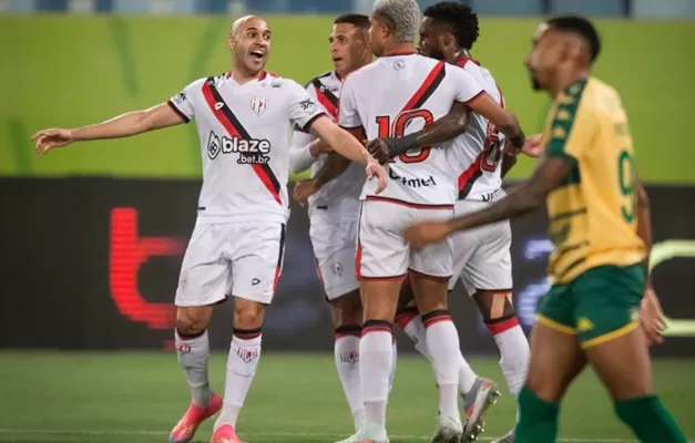 Partida Atlético-GO contra Cuiabá (Foto: Gil Gomes)